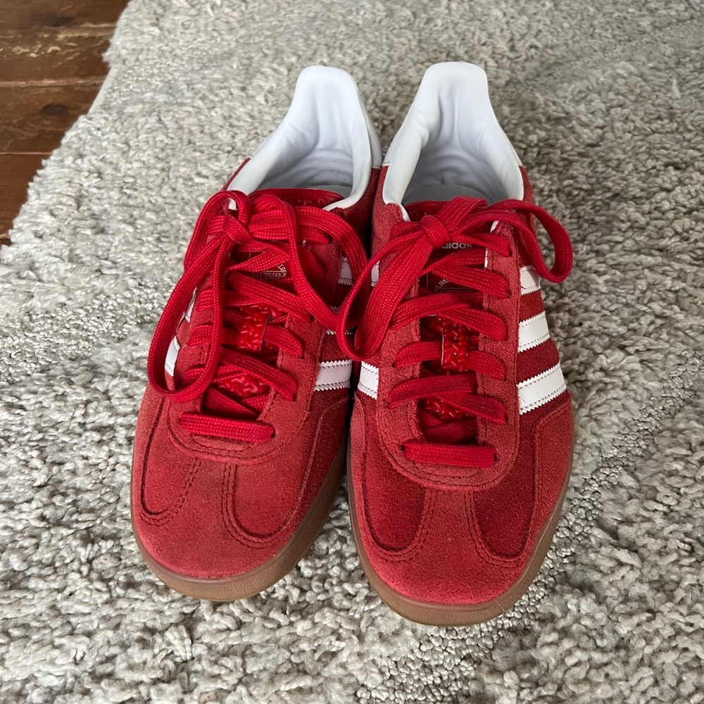 Adidas Gazelle Red - W6.5/M5.5